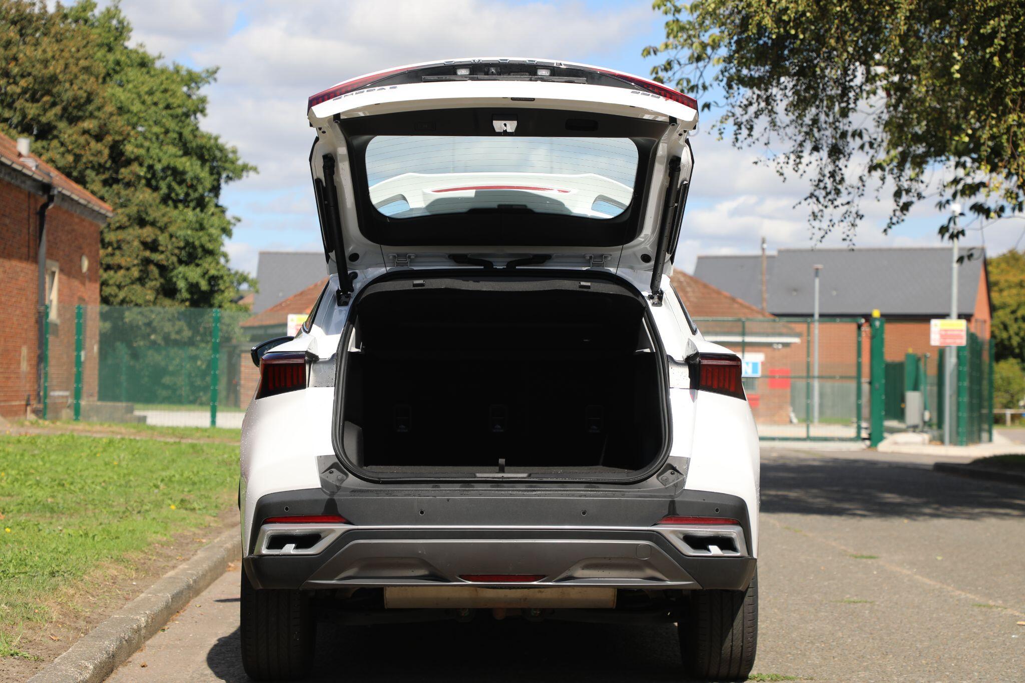 Large vehicle image